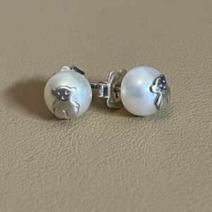 TOUS Bear earrings in sterling silver with cultured pearls. Push back.